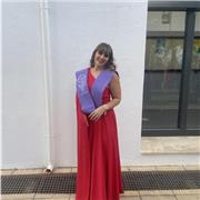 Hola! Mi nombre es Sonia, actualmente psicóloga. Me considero una persona responsable y simpática. Me encanta interactuar con los demás, es por ello que imparto clases para niños de infantil y primaria, incluso podría llegar a la ESO. Un saludo